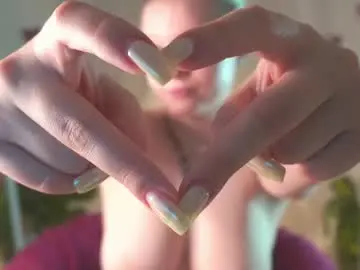 Chaturbate Free Live Porn of emilyhewell