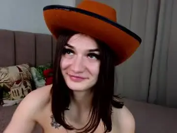 Chaturbate Free Porn Cam of emilyhewell