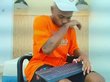 Chaturbate Live Sex Cam of luca_turner