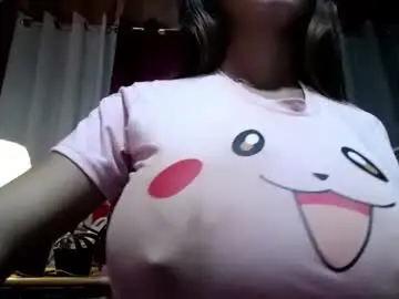 Chaturbate Live Sex Cam of pretty_petite_asian143