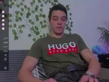 Chaturbate Live Sex Cam of bravo_maestro