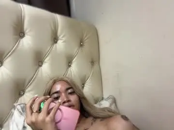 Chaturbate Live Sex of asianfuckella