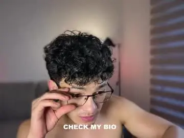 Chaturbate Free Live Porn of wilddesiree_