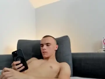 Chaturbate Live Sex Cam of thomas_johnnson