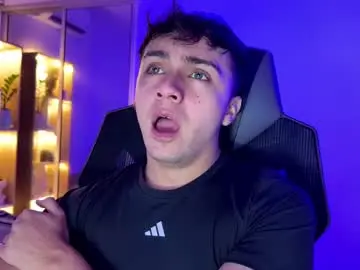 Chaturbate Free Porn Cam of aron__cooper
