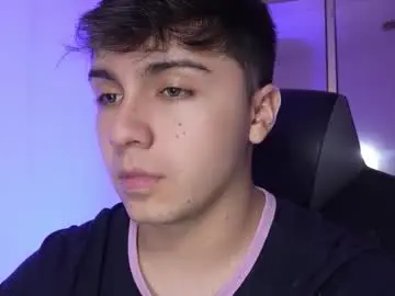 Chaturbate Sex Chat of aron__cooper