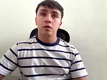 Chaturbate Free Live Porn of aron__cooper