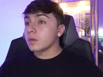 Chaturbate Free Porn Cam of aron__cooper