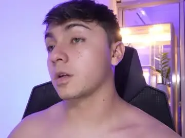 Chaturbate Live Sex Cam of aron__cooper