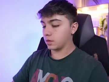 Chaturbate Free Porn Cam of aron__cooper