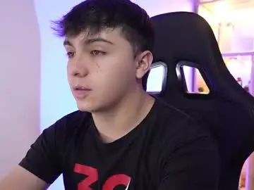 Chaturbate Sex Chat of aron__cooper