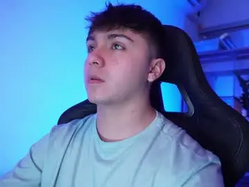 Chaturbate Live Sex Cam of aron__cooper