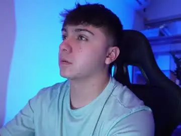 Chaturbate Nude Webcam of aron__cooper