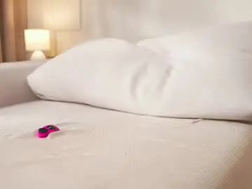 Chaturbate Live Sex Cam of villanelle_l