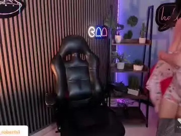 Chaturbate Live Sex of emily_roberts1