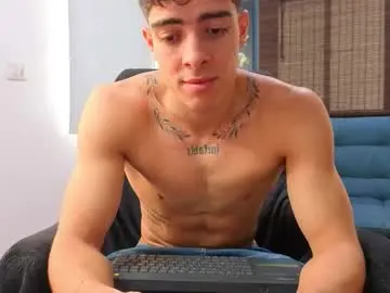 Chaturbate Adult Video Chat of ethangreey1