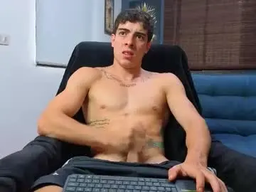 Chaturbate Best live sex cam show of ethangreey1