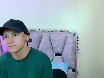 Chaturbate Live Sex Cam of iris_mandarinne