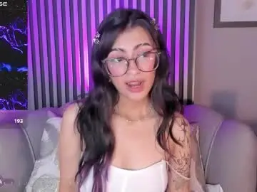 Chaturbate Live Porn of miadevine_