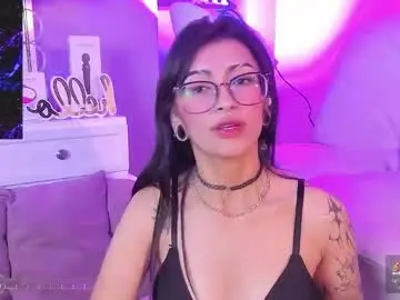 Chaturbate Live Sex Cam of miadevine_