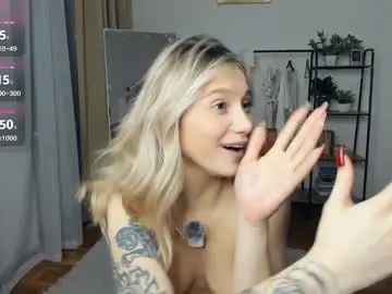 Chaturbate Live Sex Cam of glossybabe_