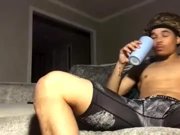 Chaturbate Watch Live Sex Cams of drobbb656