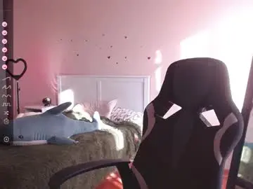 Chaturbate Live Sex Cam of rainbow__salt