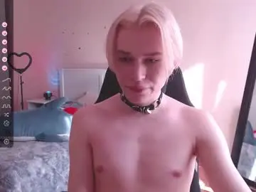 Chaturbate Live Sex Cam of rainbow__salt