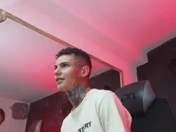 Chaturbate Live Sex Cam of paulo527