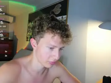 Chaturbate Best live sex cam show of lucas_and_matteo