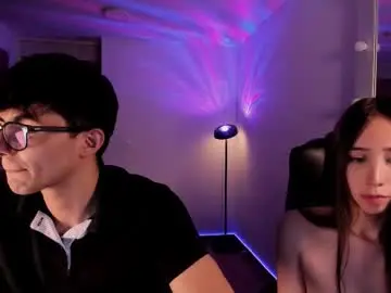 Chaturbate Live Sex Cam of mikeyvioleta