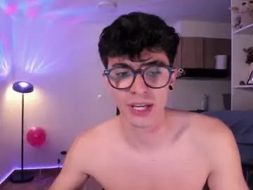 Chaturbate Private Sex Chat of mikeyvioleta