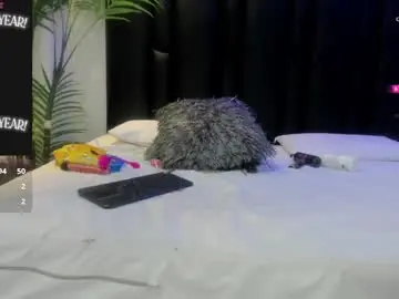 Chaturbate Live Sex Cam of angi_lozano