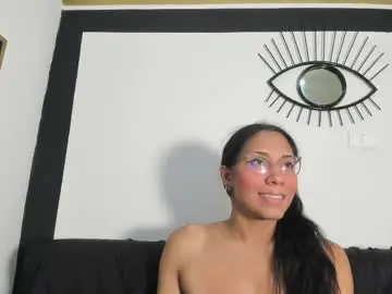 Chaturbate Free Porn Cam of emilygomezz