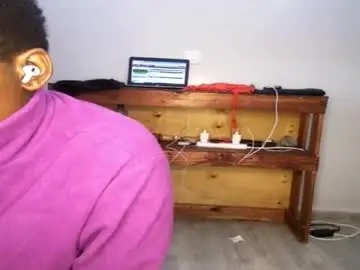 Chaturbate Live Sex Cam of queenkiah