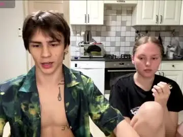 Chaturbate Live Sex Cam of flowerscouple