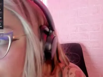 Chaturbate Nude Webcam of juliexxxtasy