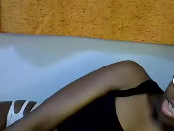 Chaturbate Live Sex Cam of sweet_zarah