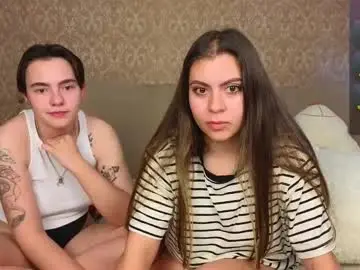 Chaturbate Adult Video Chat of twobabesweet