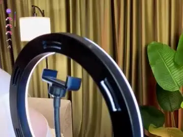 Chaturbate Watch Live Sex Cams of honey_kors