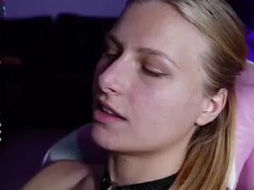 Chaturbate Live Porn of crystal_blond