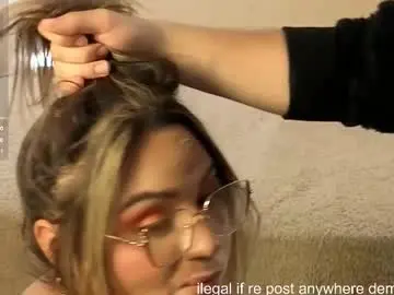 Chaturbate Live Sex Cam of lauralei_01