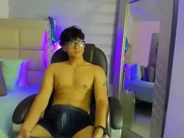 Chaturbate Live Porn of mathias_oberlin