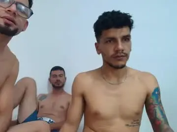 Chaturbate Live Sex Cam of benjamin613999