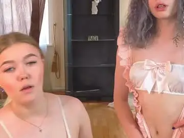 Chaturbate Free Live Porn of lookatmehabibi_