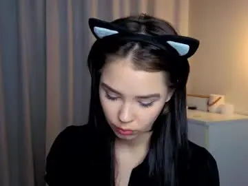 Chaturbate Live Sex Cam of slyshypie