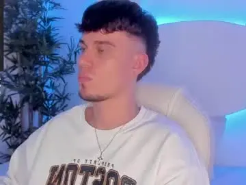 Chaturbate Live Sex Cam of liam_thunder