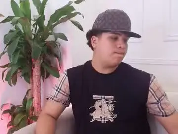 Chaturbate Free Live Porn of bennett_alejoo