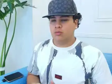 Chaturbate Free Live Porn of bennett_alejoo