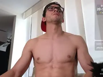 Chaturbate Live Sex Cam of phantom_bigger1